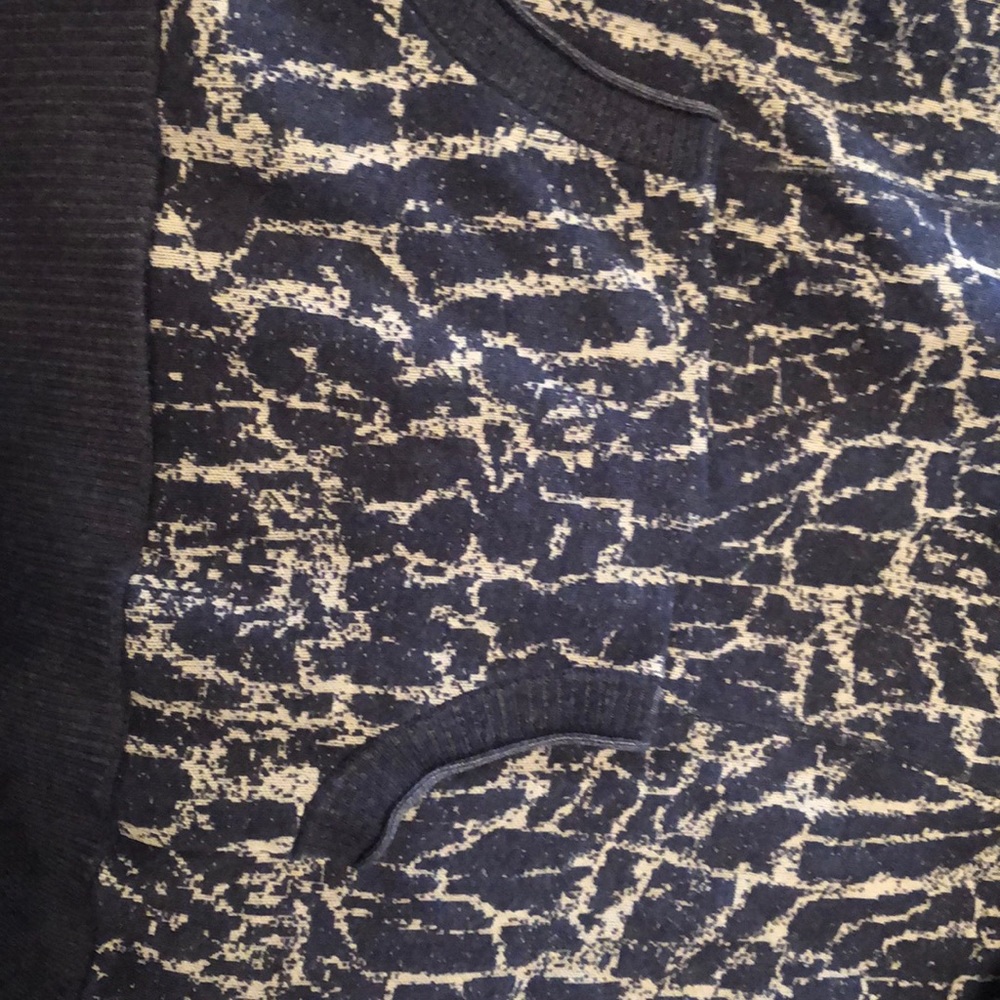 Sweater - Picture 4 of 5